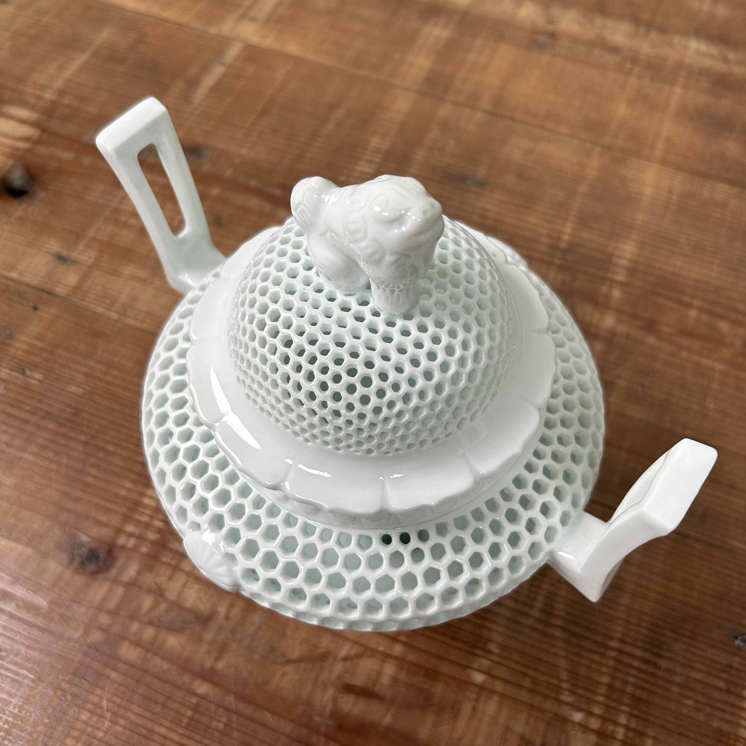 Porcelain Sukashibori Incense Burner, Mikawachi-Yaki, Shōwa, Japan.