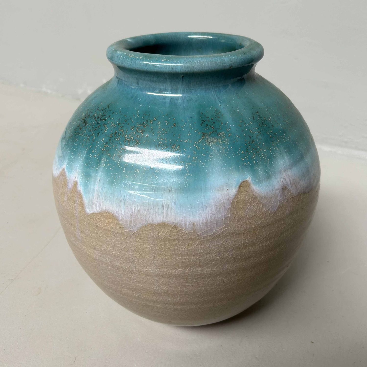 Takakuragu Hamaya, Ikebana Bloemenvaas, Ueno Yaki, Japan.