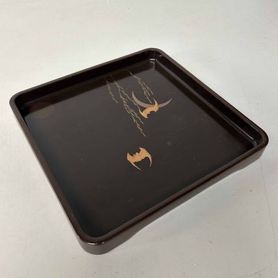 Urushi Lakwerk 'Vleermuis' Dienblad, Meiji-periode, Japan.