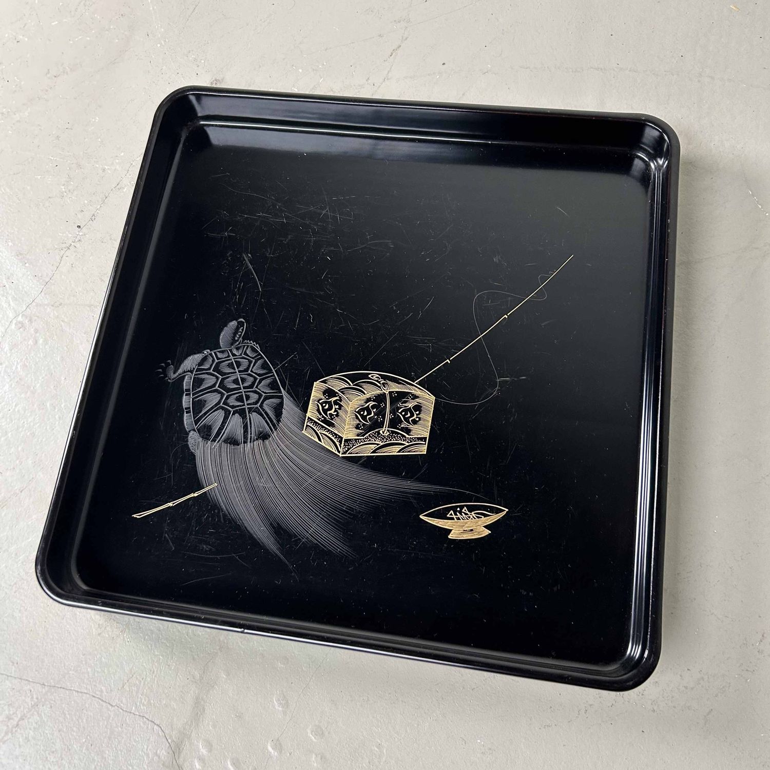 ​Urushi Lacquer 'Minogame' Tray, Meiji Period, Japan.