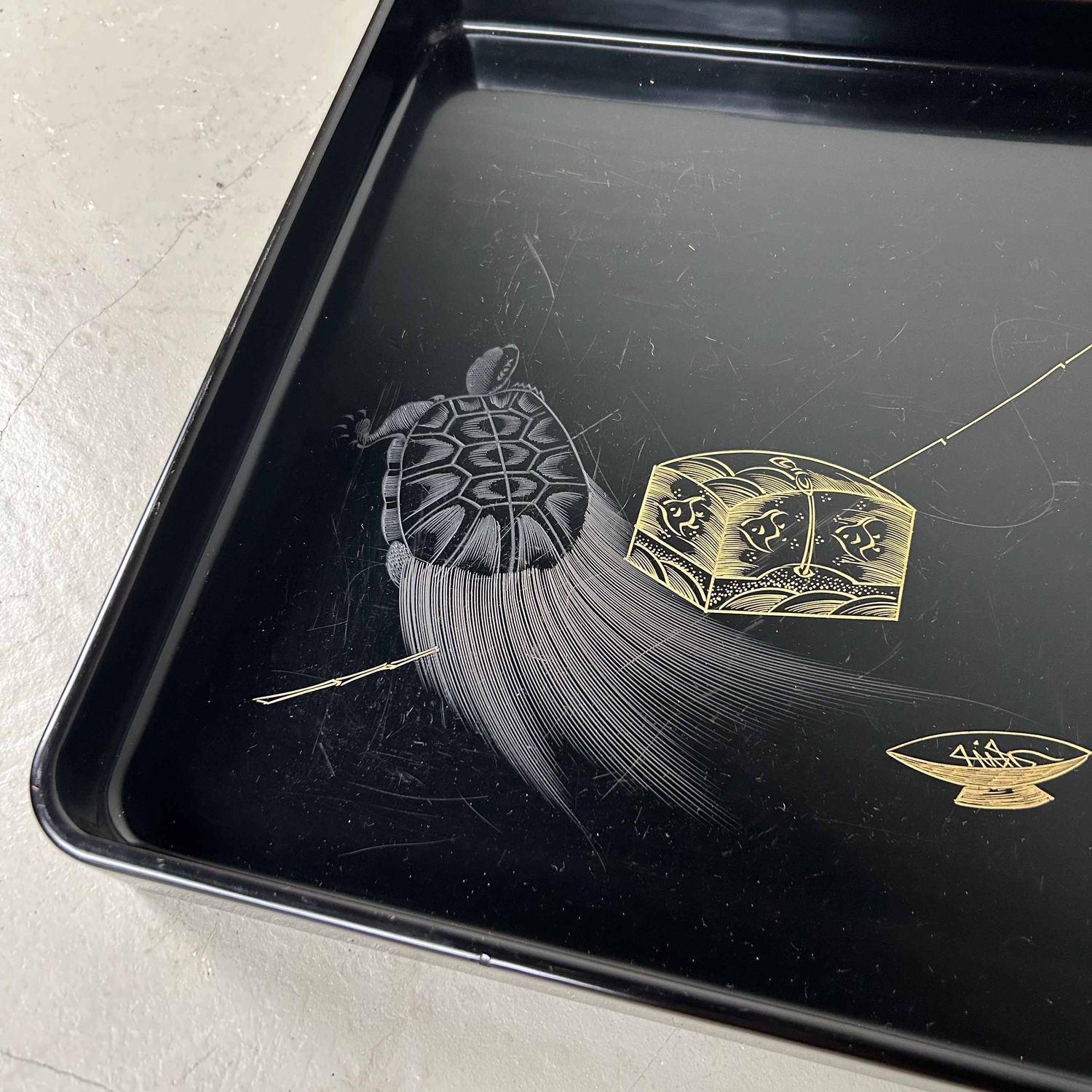 Urushi Lakwerk 'Minogame' Dienblad, Meiji-periode, Japan.