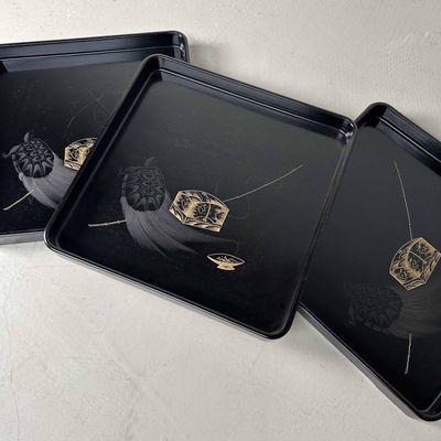 ​Urushi Lacquer 'Minogame' Tray, Meiji Period, Japan.