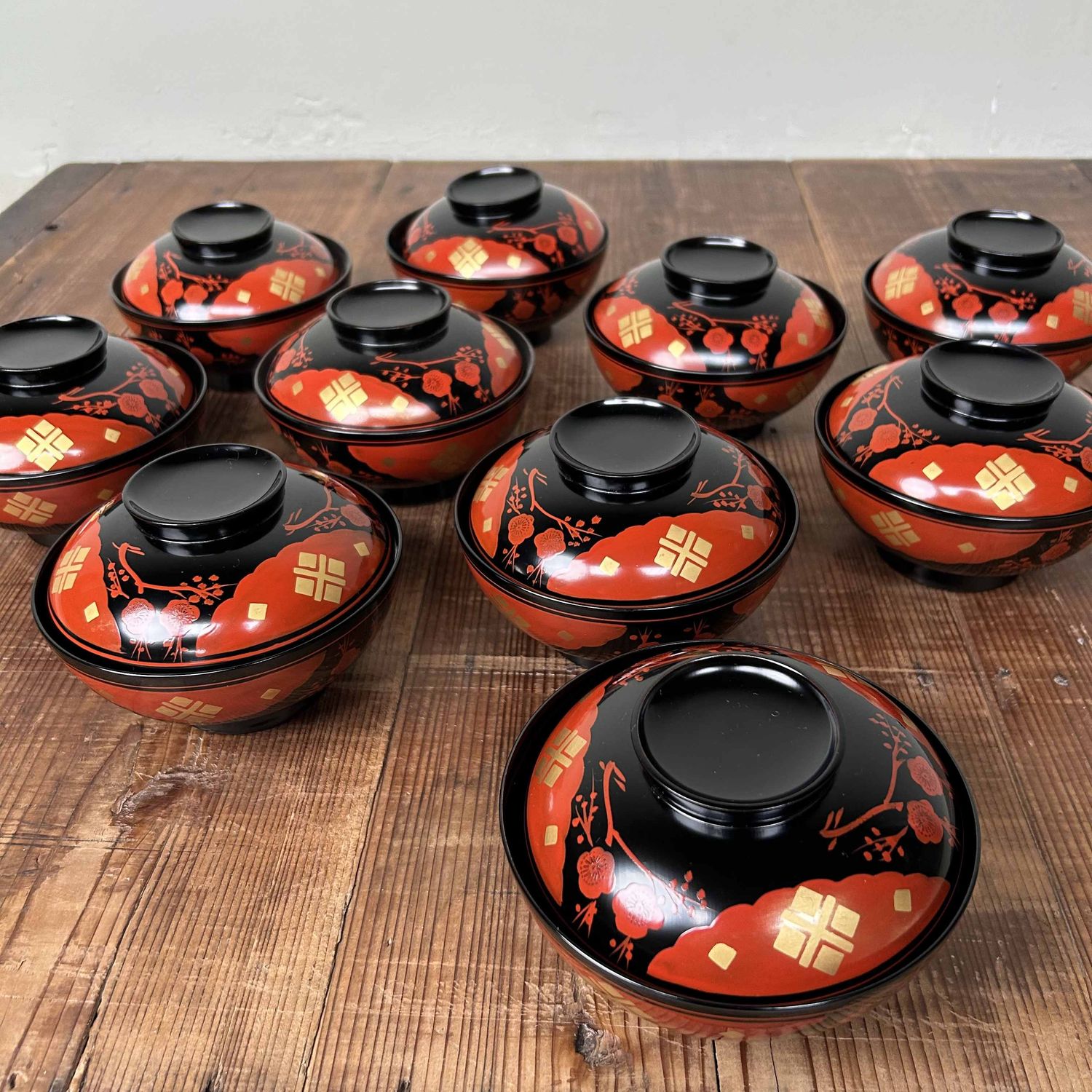 Authentic Set of Wajima-Nuri Owan Serving Bowls, Shōwa Period, Japan.