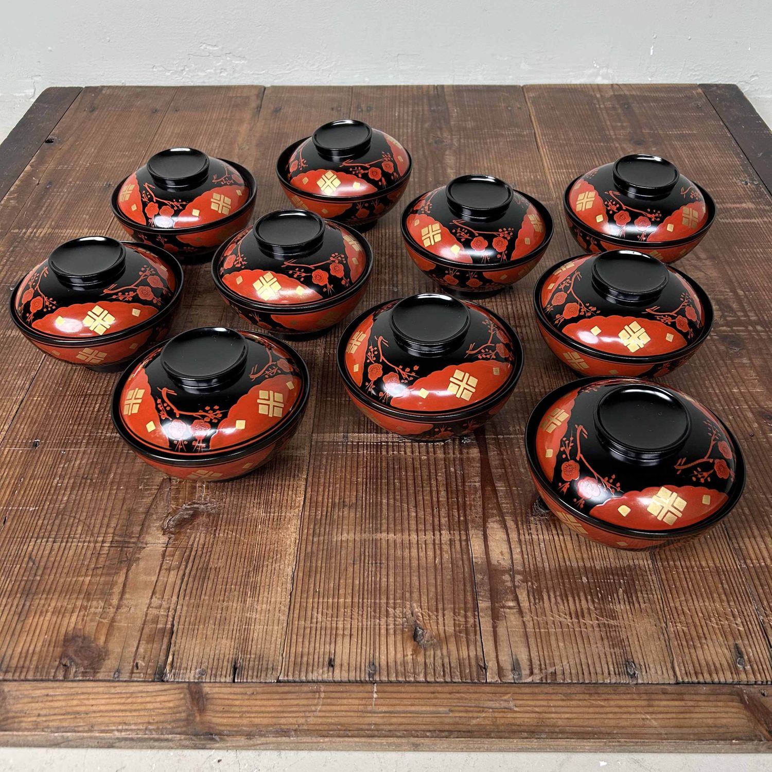 Authentic Set of Wajima-Nuri Owan Serving Bowls, Shōwa Period, Japan.