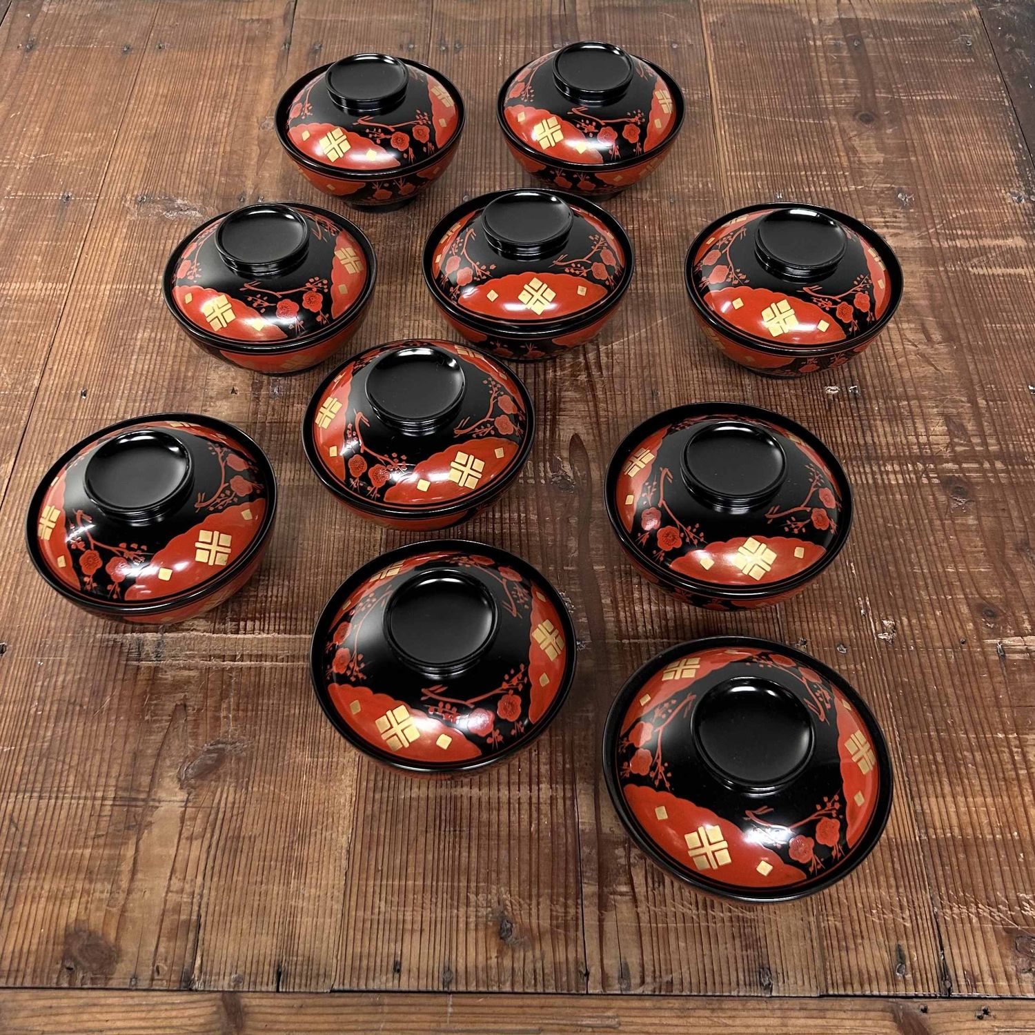 Authentic Set of Wajima-Nuri Owan Serving Bowls, Shōwa Period, Japan.