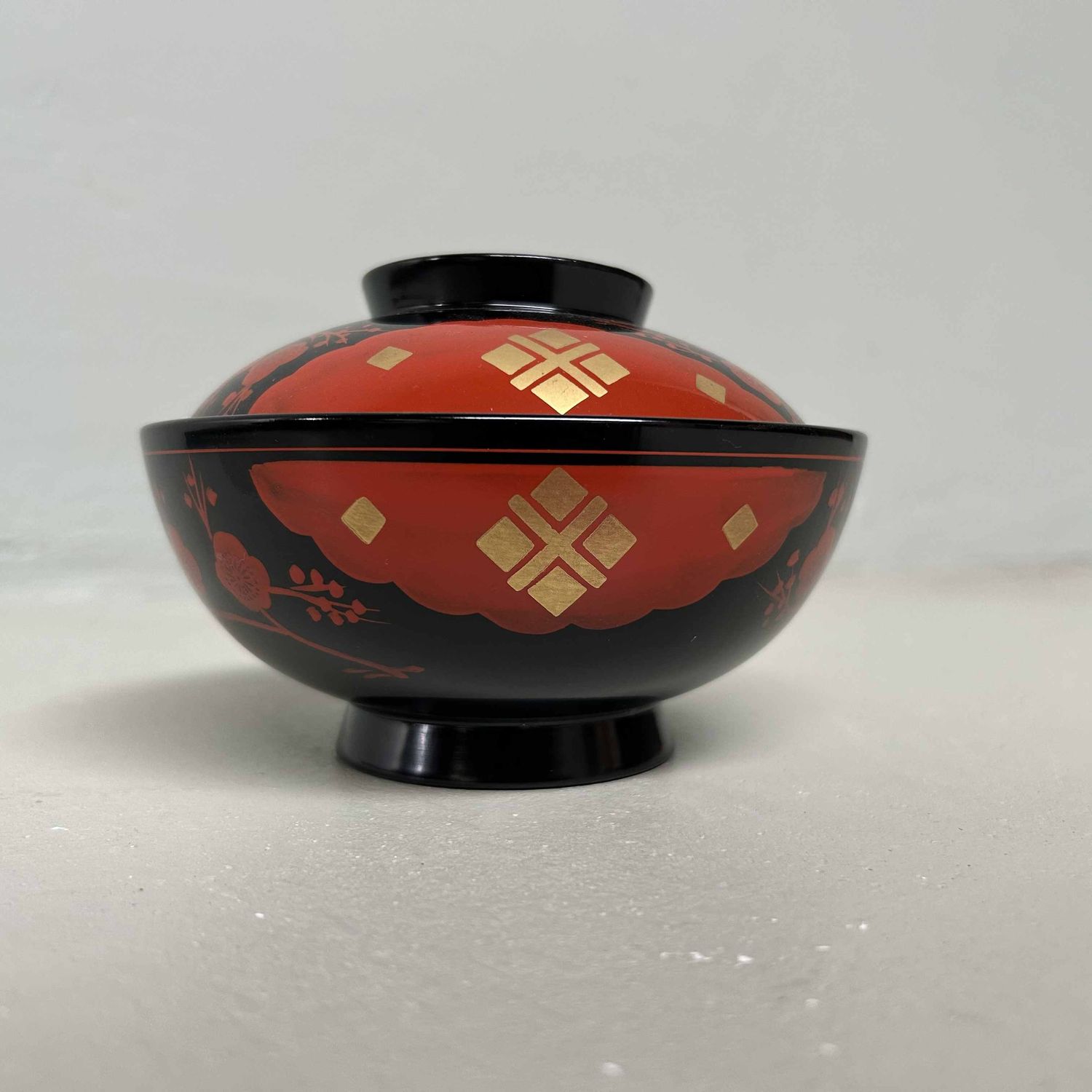 Authentic Set of Wajima-Nuri Owan Serving Bowls, Shōwa Period, Japan.