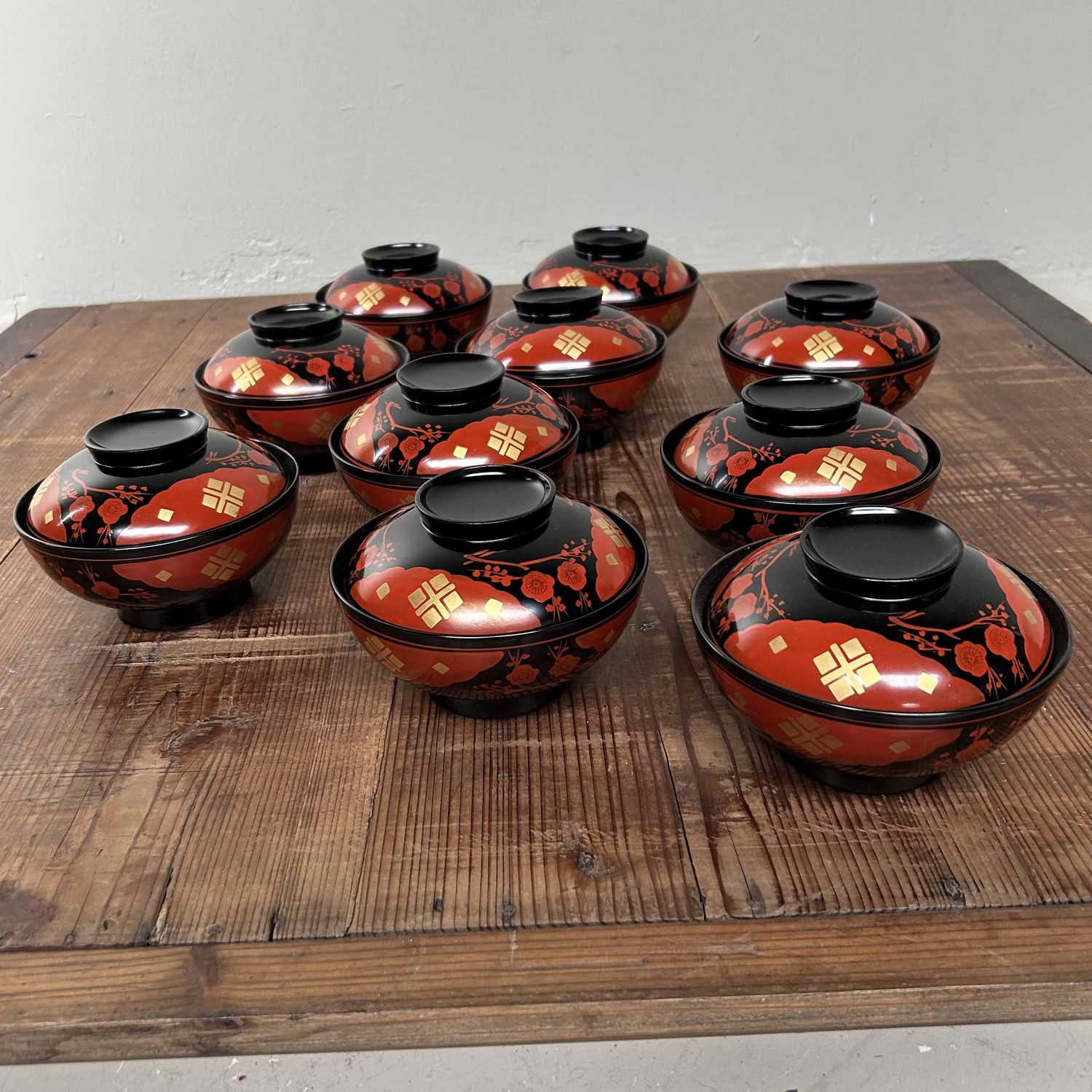 Authentic Set of Wajima-Nuri Owan Serving Bowls, Shōwa Period, Japan.