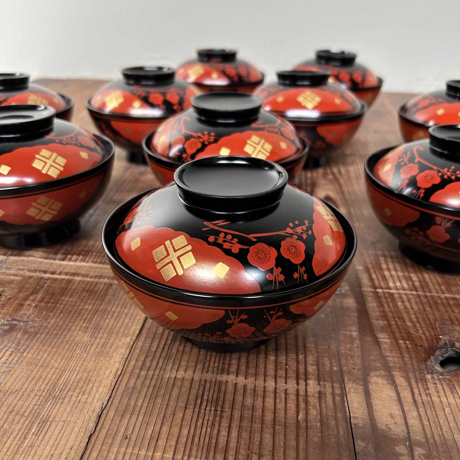 Authentic Set of Wajima-Nuri Owan Serving Bowls, Shōwa Period, Japan.