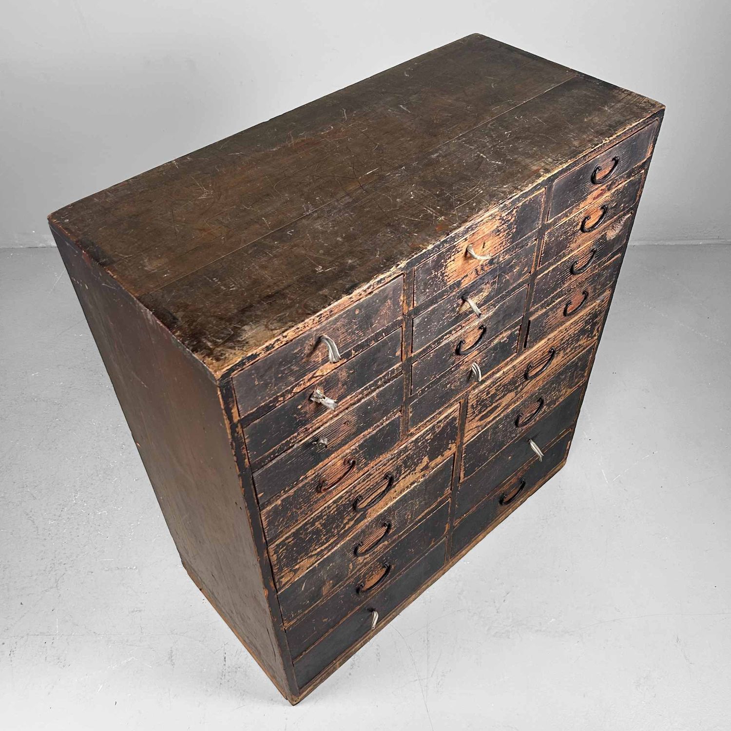 Antieke Japanse Tansu Winkelkast met Lades, Meiji-periode.