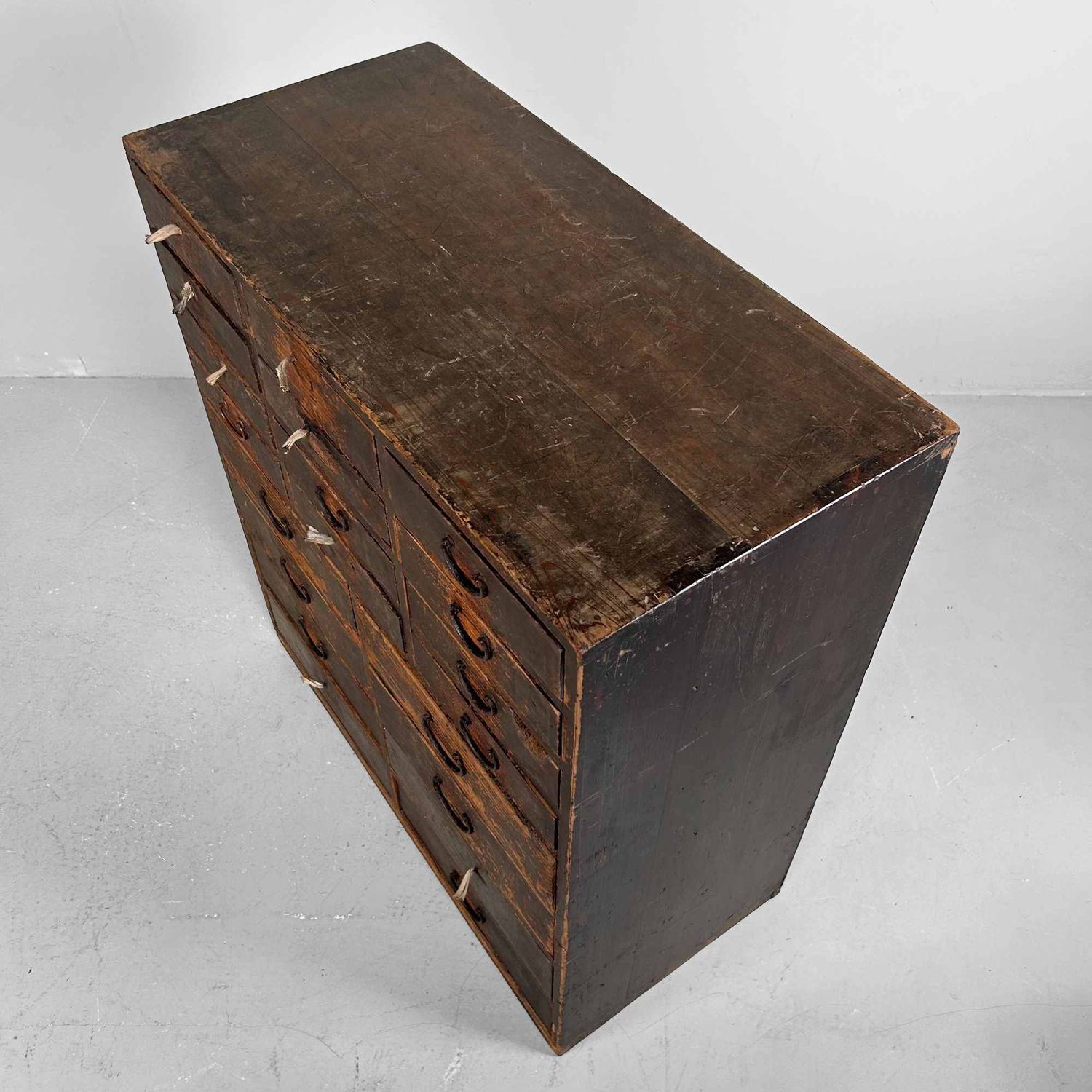 Antieke Japanse Tansu Winkelkast met Lades, Meiji-periode.