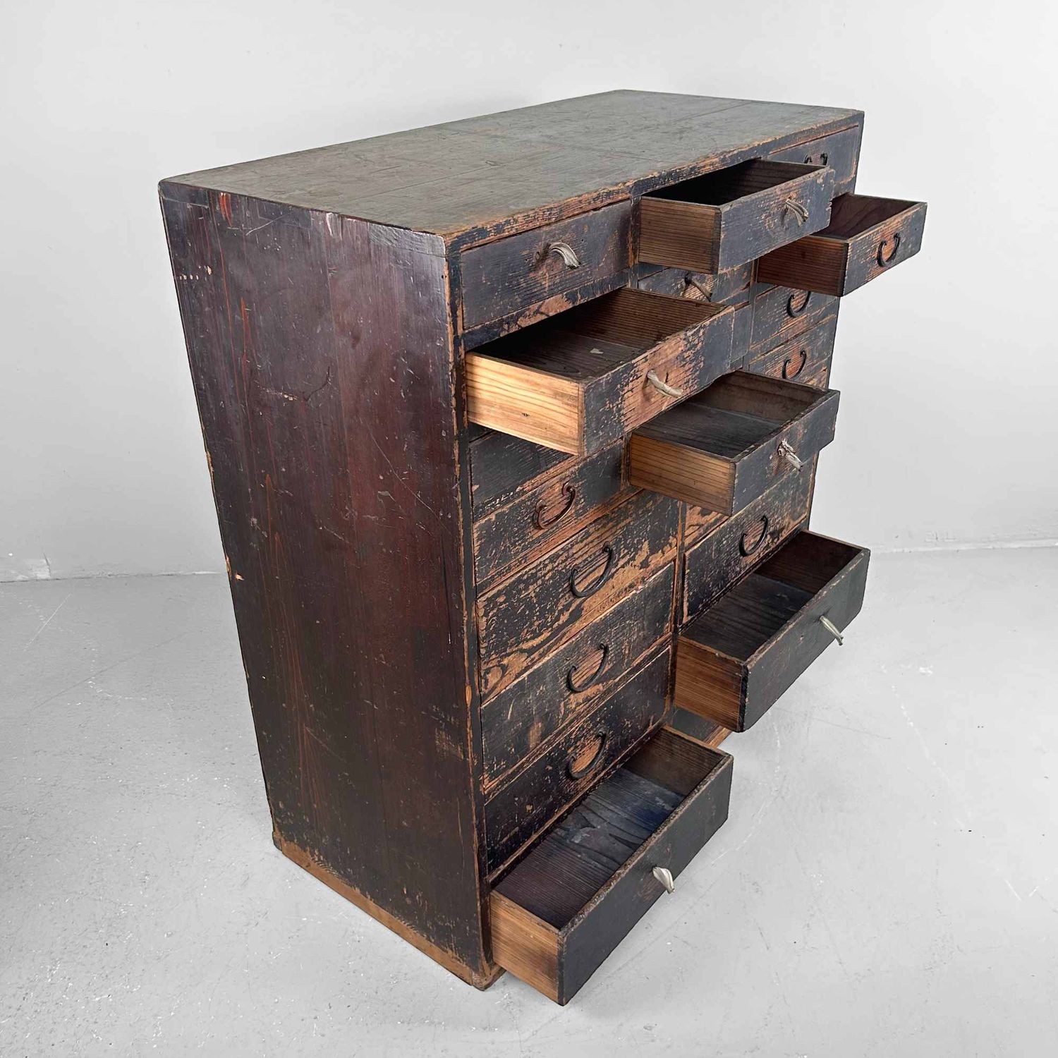 Antieke Japanse Tansu Winkelkast met Lades, Meiji-periode.