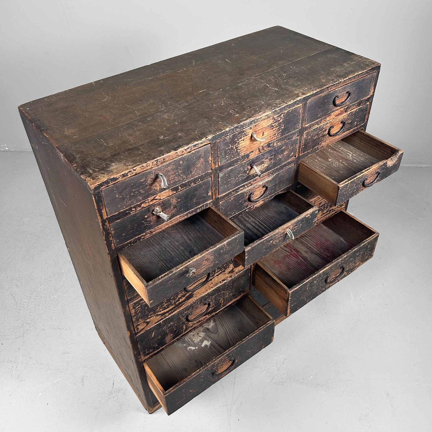 Antieke Japanse Tansu Winkelkast met Lades, Meiji-periode.