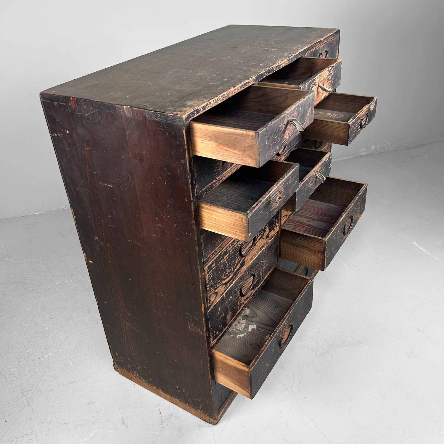 Antieke Japanse Tansu Winkelkast met Lades, Meiji-periode.