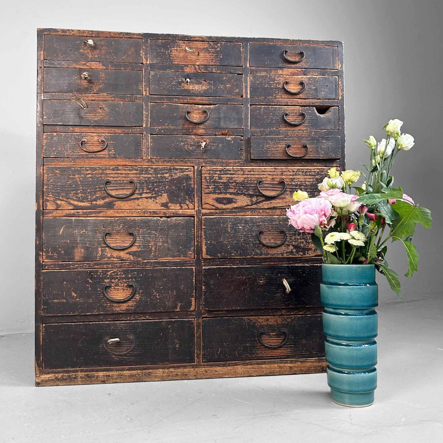 Antieke Japanse Tansu Winkelkast met Lades, Meiji-periode.