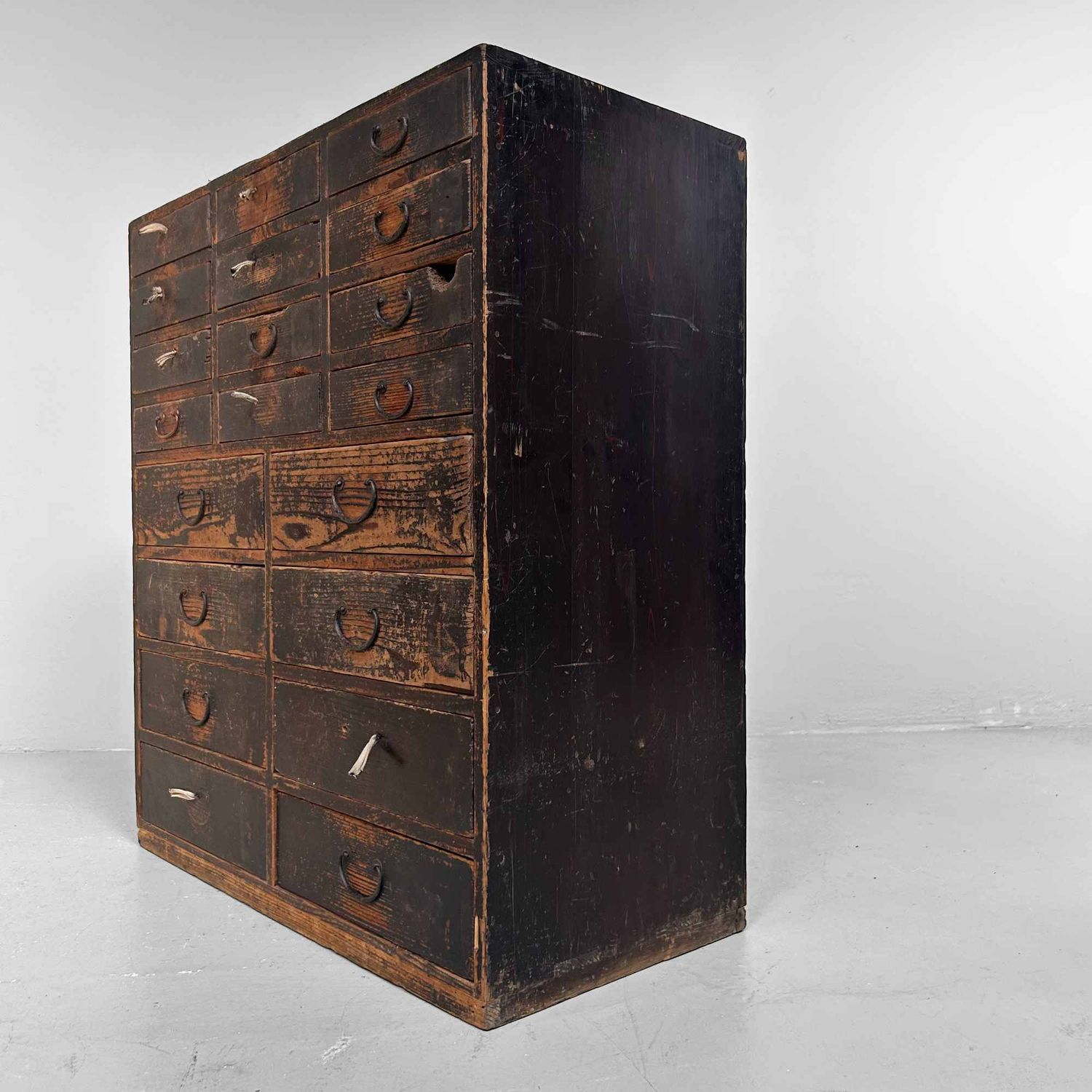 Antieke Japanse Tansu Winkelkast met Lades, Meiji-periode.