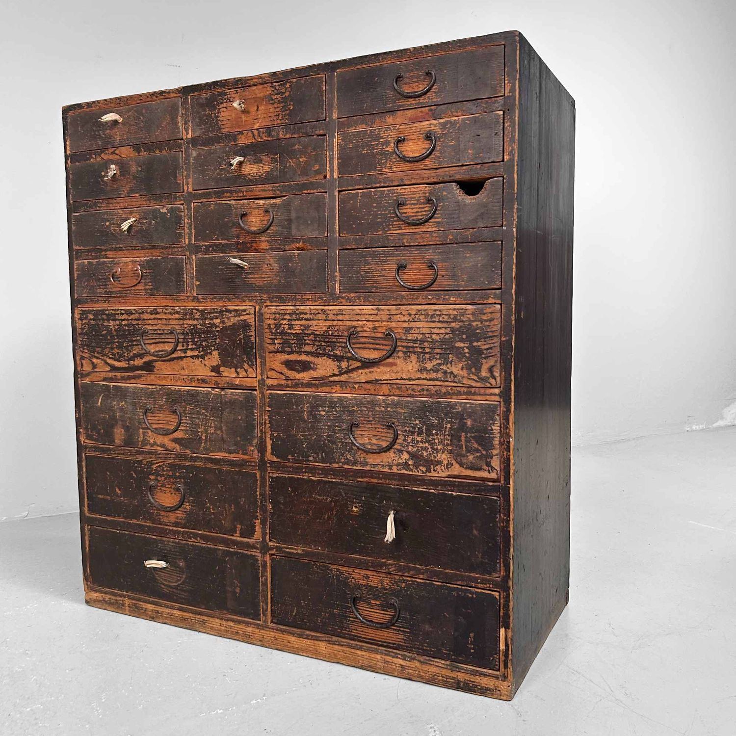 Antieke Japanse Tansu Winkelkast met Lades, Meiji-periode.