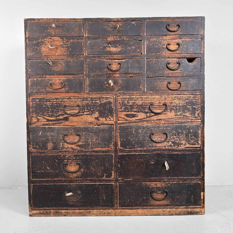 Antique Japanese Tansu Shop Cabinet with Drawers, Meiji Period.