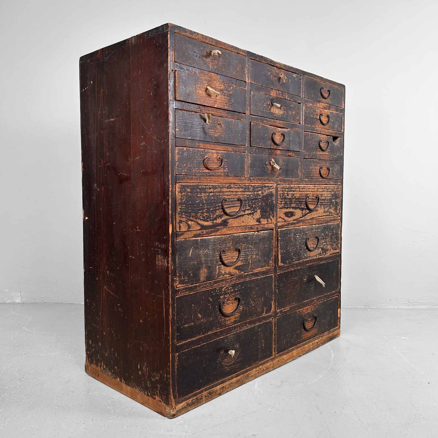 Antieke Japanse Tansu Winkelkast met Lades, Meiji-periode.