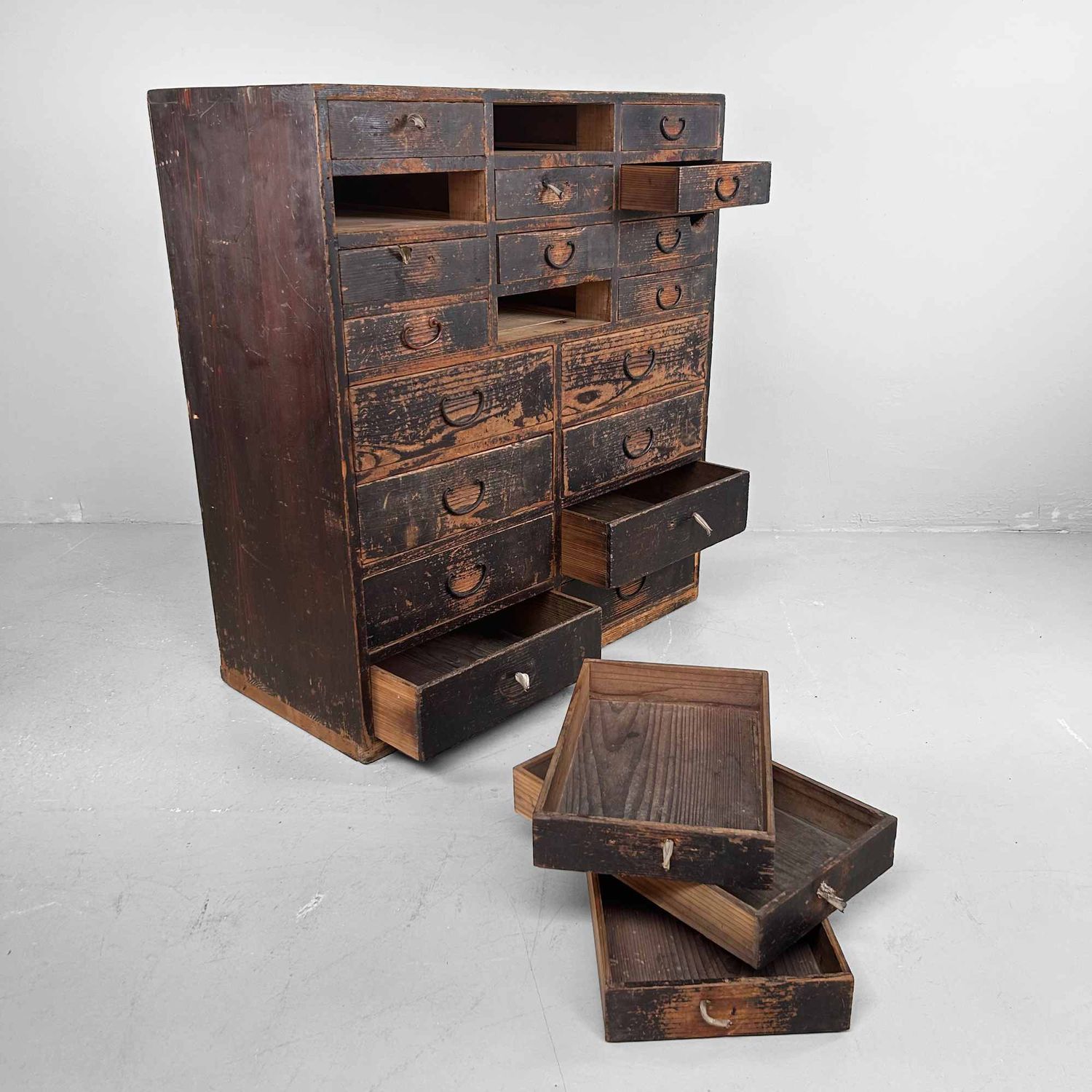 Antieke Japanse Tansu Winkelkast met Lades, Meiji-periode.