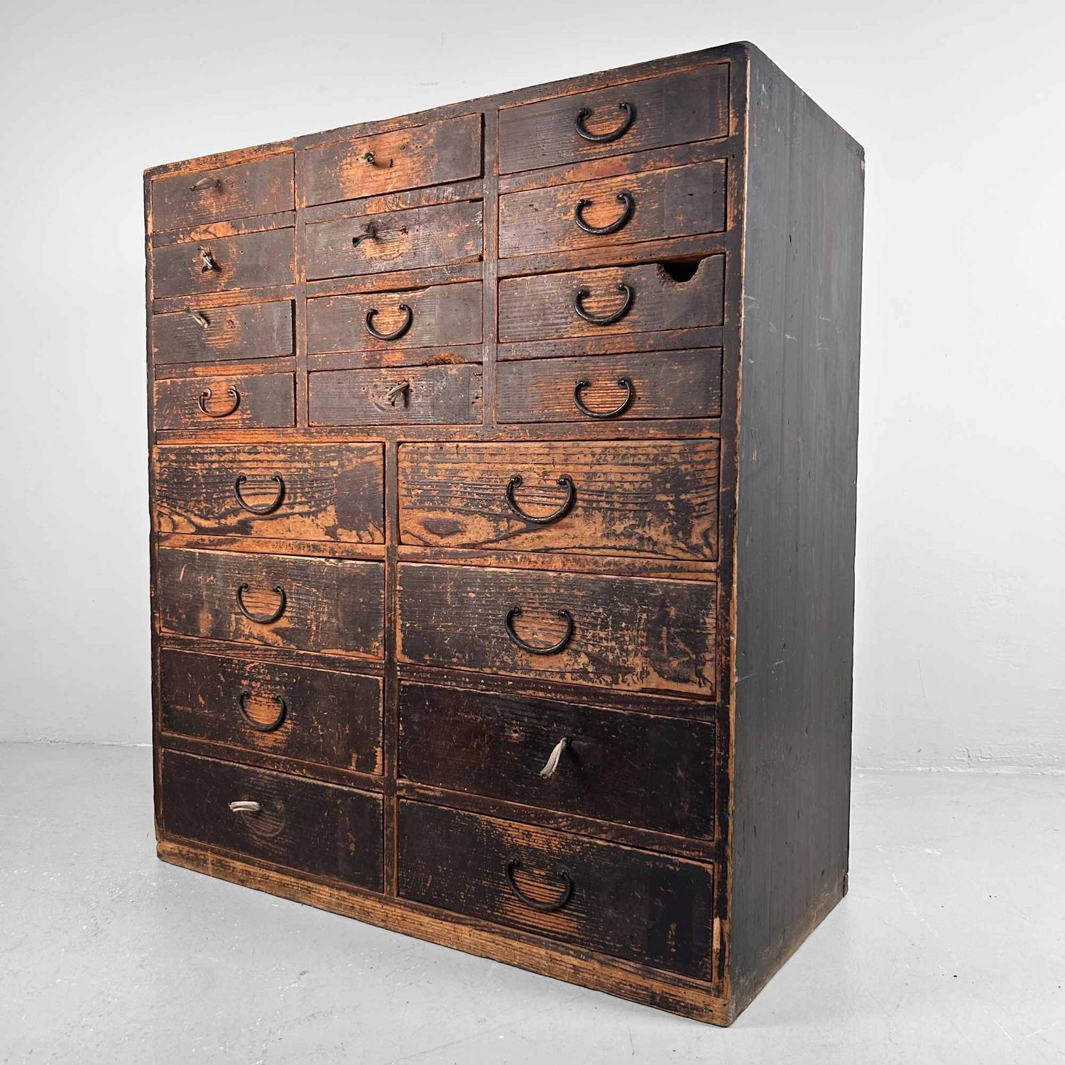 Antieke Japanse Tansu Winkelkast met Lades, Meiji-periode.