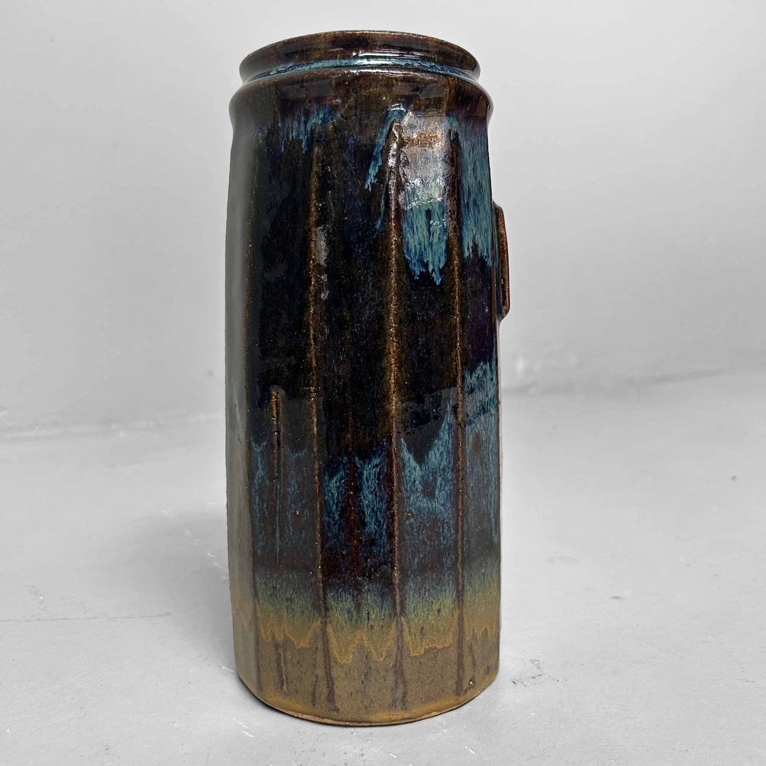 Shino Yaki 志野 Ikebana Bloemenvaas door Hasegawa, Shōwa-periode, Japan.