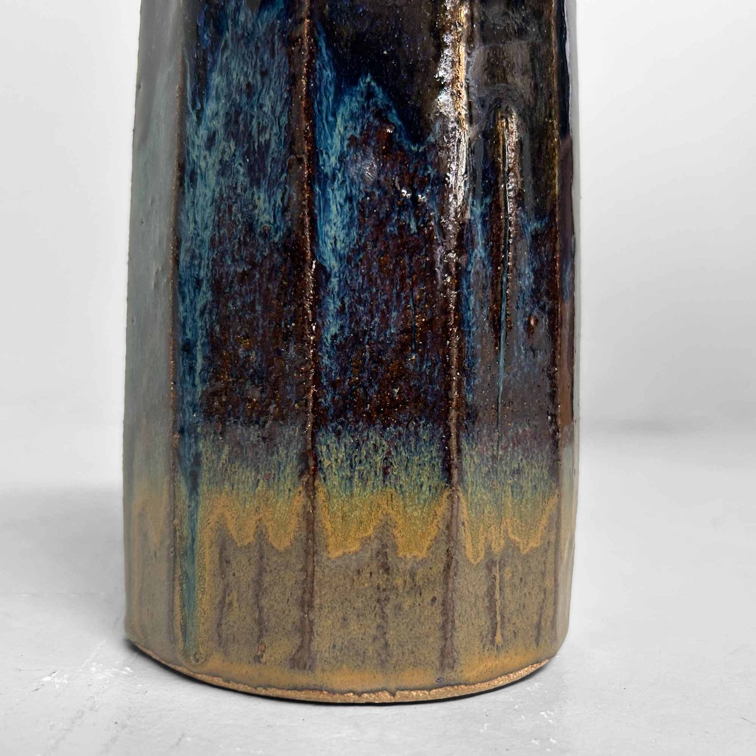 Shino Yaki 志野 Ikebana Bloemenvaas door Hasegawa, Shōwa-periode, Japan.