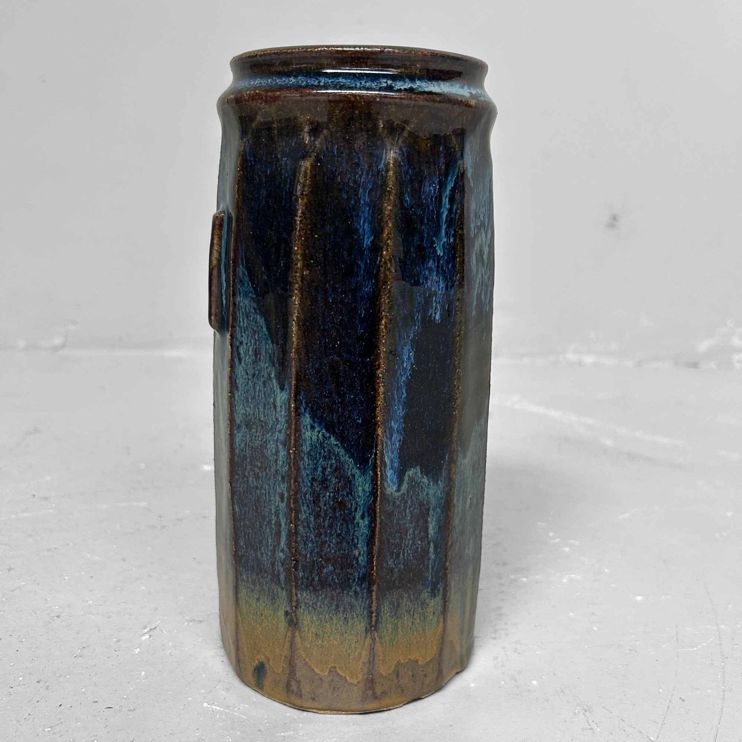 Shino Yaki 志野 Ikebana Bloemenvaas door Hasegawa, Shōwa-periode, Japan.