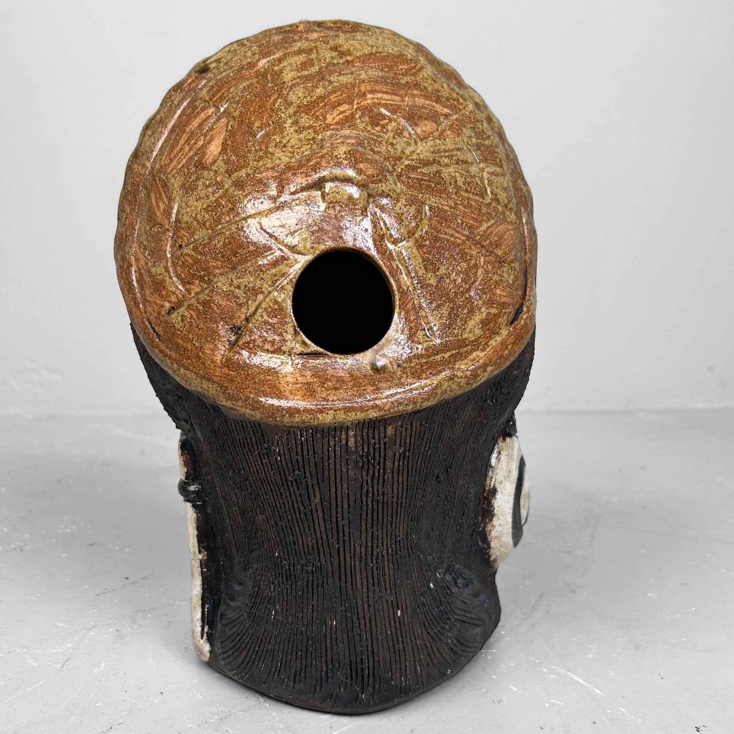 Decoratief Tanuki 狸 Beeld, Shigaraki Aardewerk, Shōwa-periode, Japan.