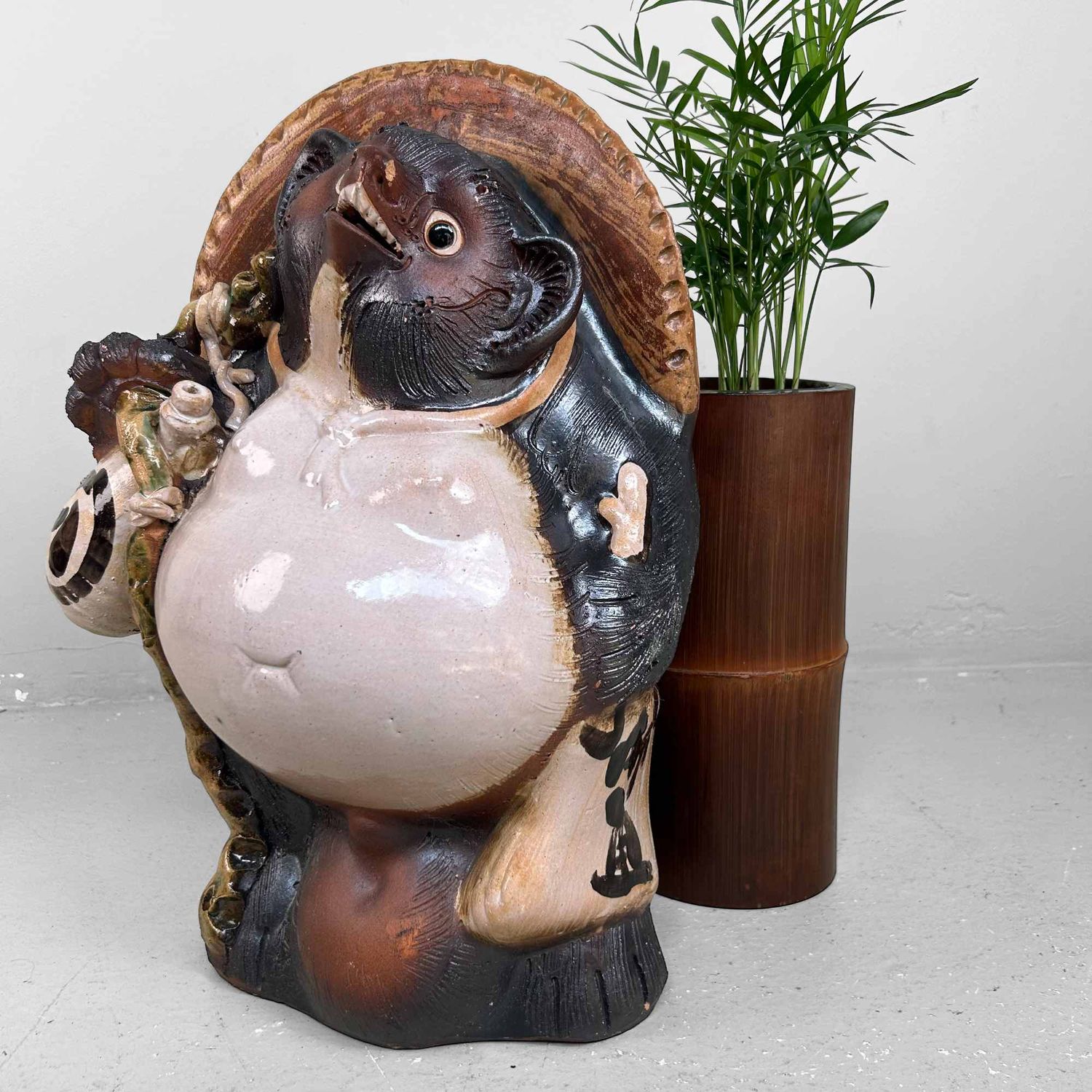 Large Decorative Tanuki 狸 Statue, Shigaraki Pottery, Shōwa Period, Japan.