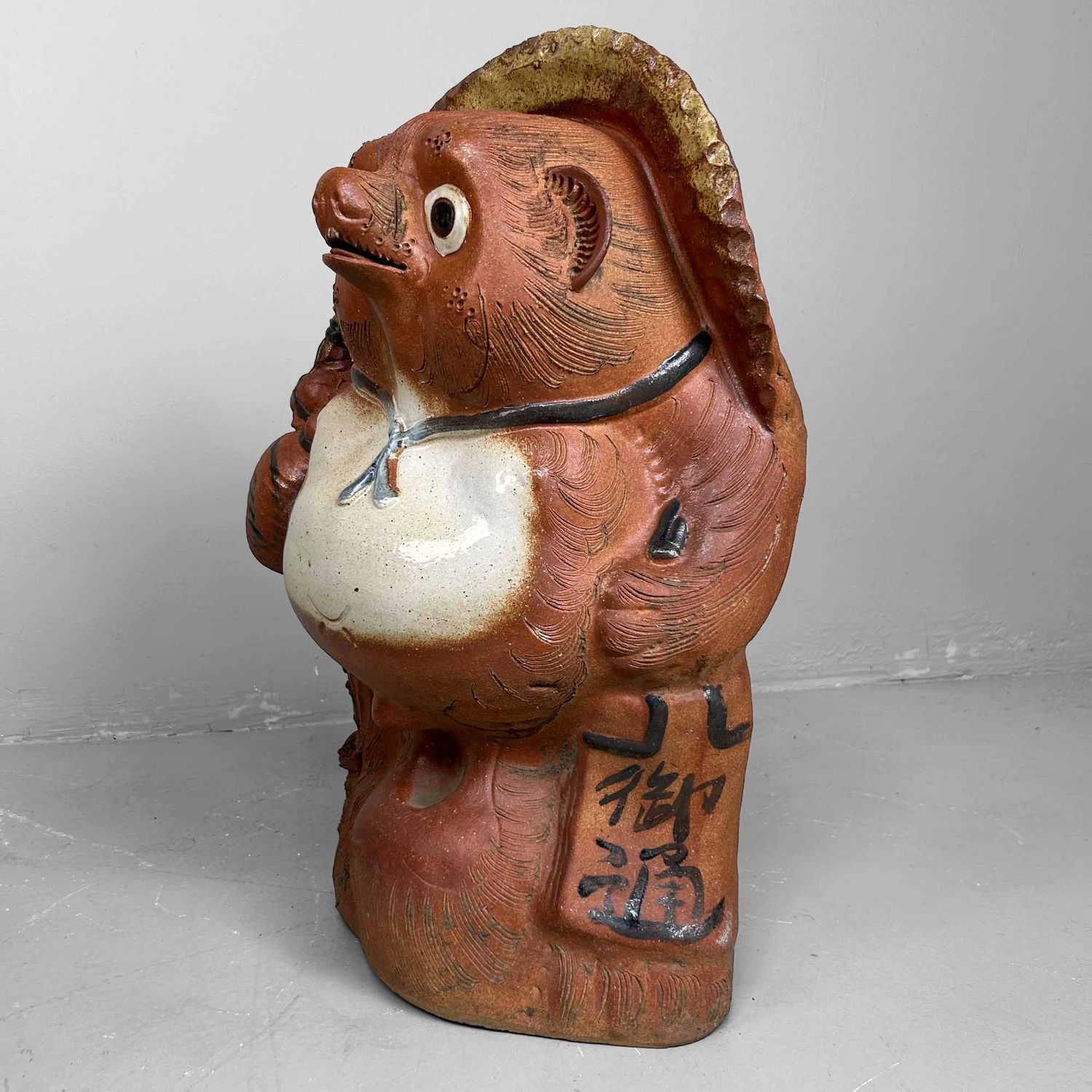 Large Decorative Tanuki 狸 Statue, Shigaraki Pottery, Shōwa Period, Japan.