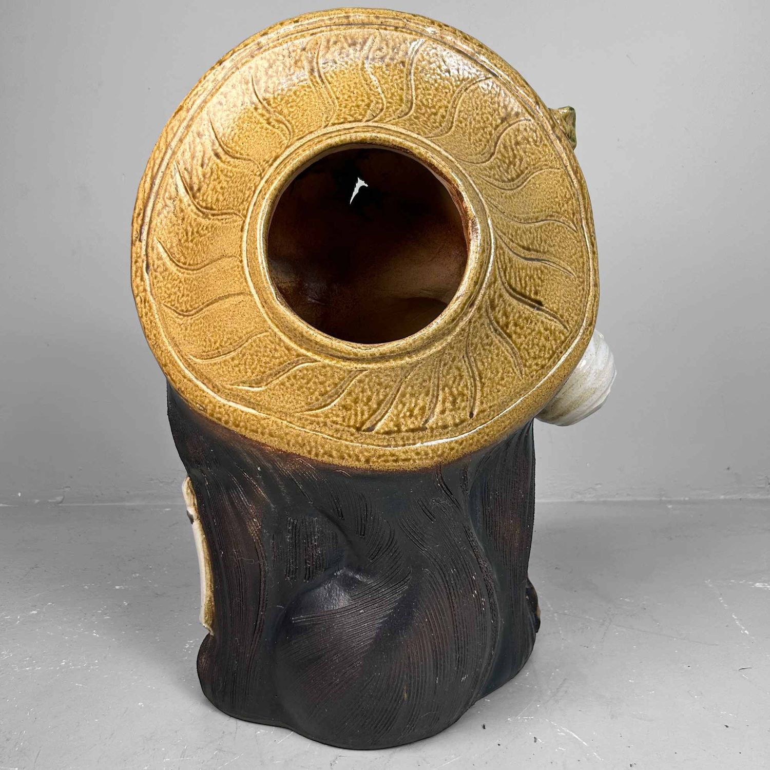 Groot Decoratief Tanuki 狸 Beeld, Shigaraki Aardewerk, Shōwa-periode, Japan.