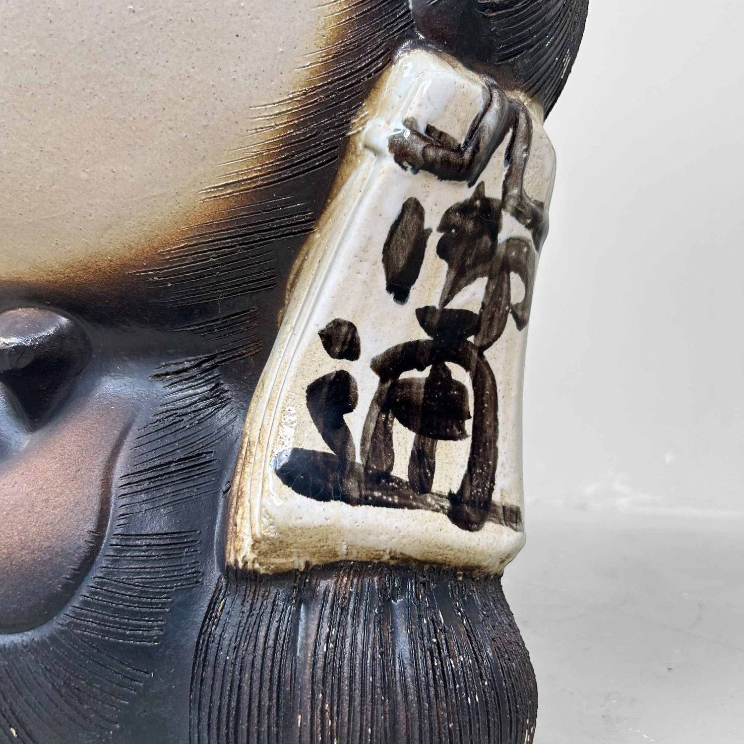 Groot Decoratief Tanuki 狸 Beeld, Shigaraki Aardewerk, Shōwa-periode, Japan.