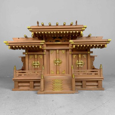 Houten Shinto Huisaltaar, Kamidana (神棚),  Shōwa-periode, Japan.