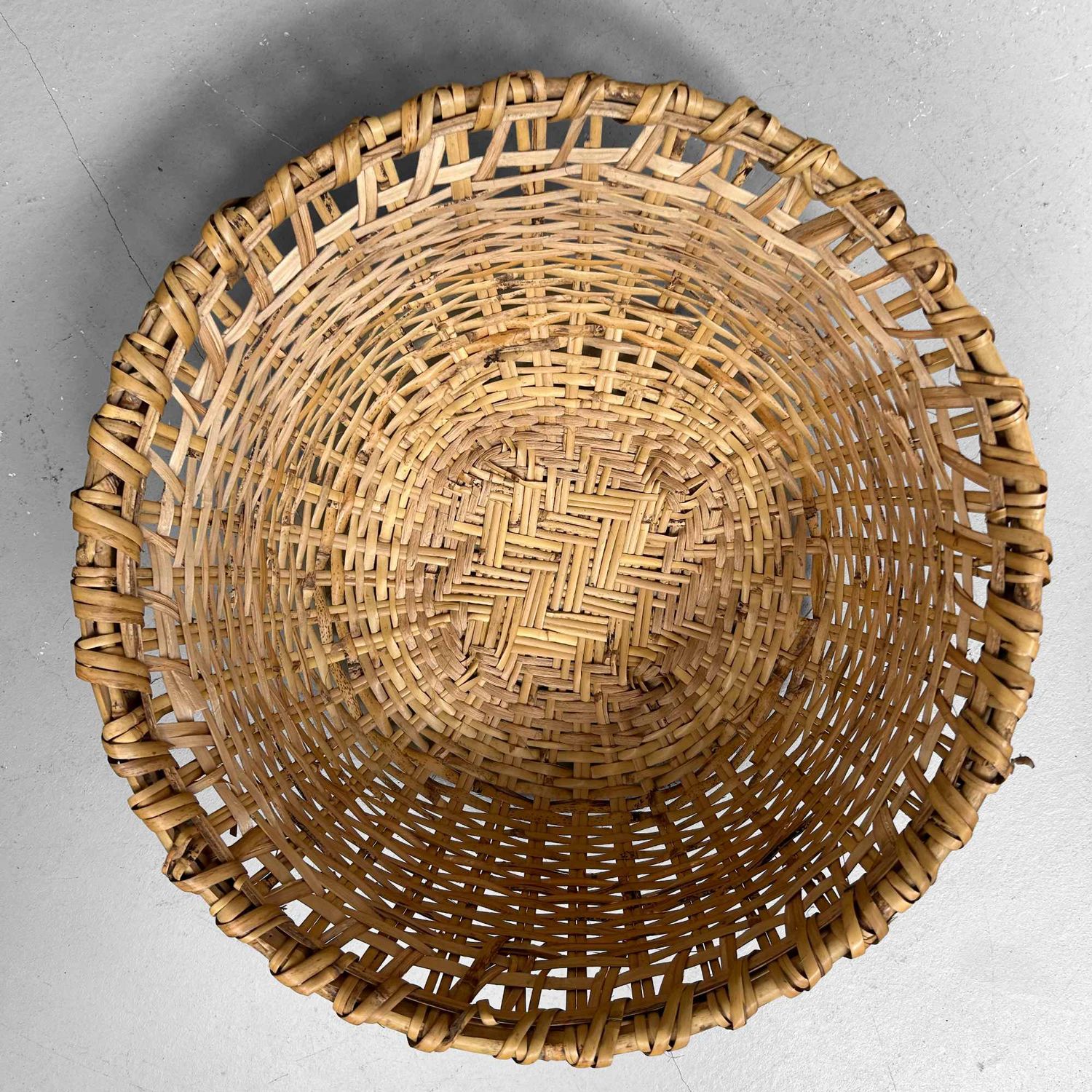 Set Hand Gevlochten Bamboe Manden, Shōwa-periode, Japan. Set Hand Gevlochten Bamboe Manden, Shōwa-periode, Japan.