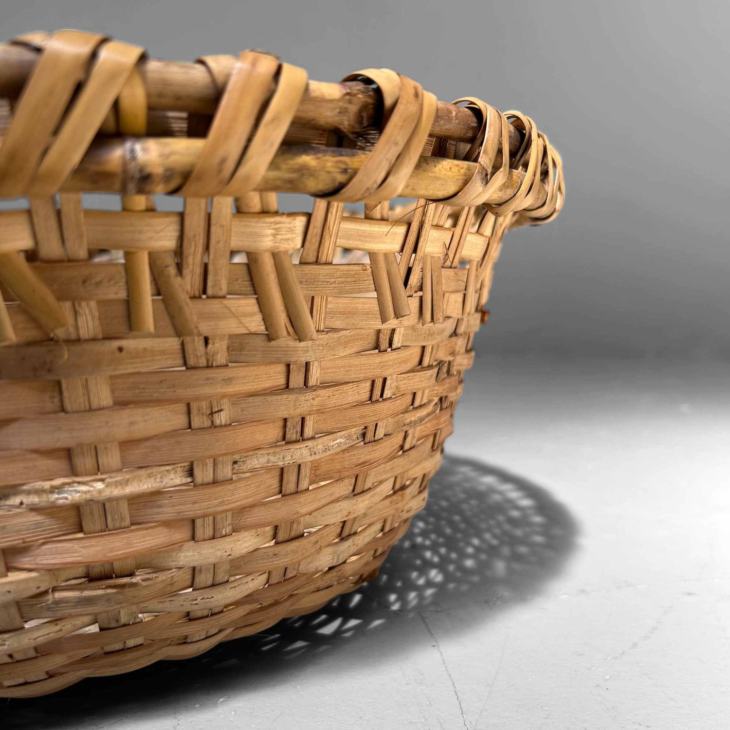 Set Hand Gevlochten Bamboe Manden, Shōwa-periode, Japan. Set Hand Gevlochten Bamboe Manden, Shōwa-periode, Japan.