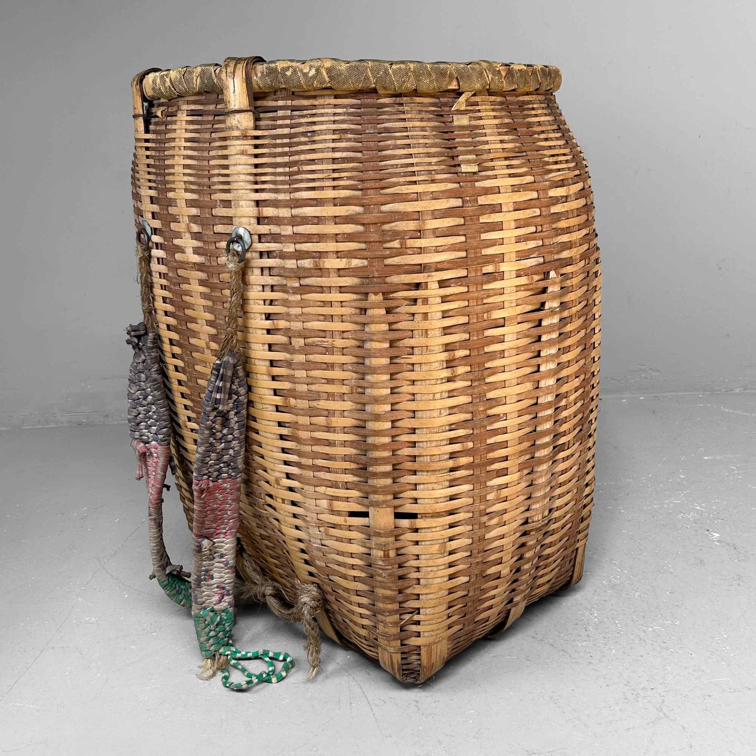 Grote Hand Gevlochten Bamboe Oogstmand, Shōwa-periode, Japan.