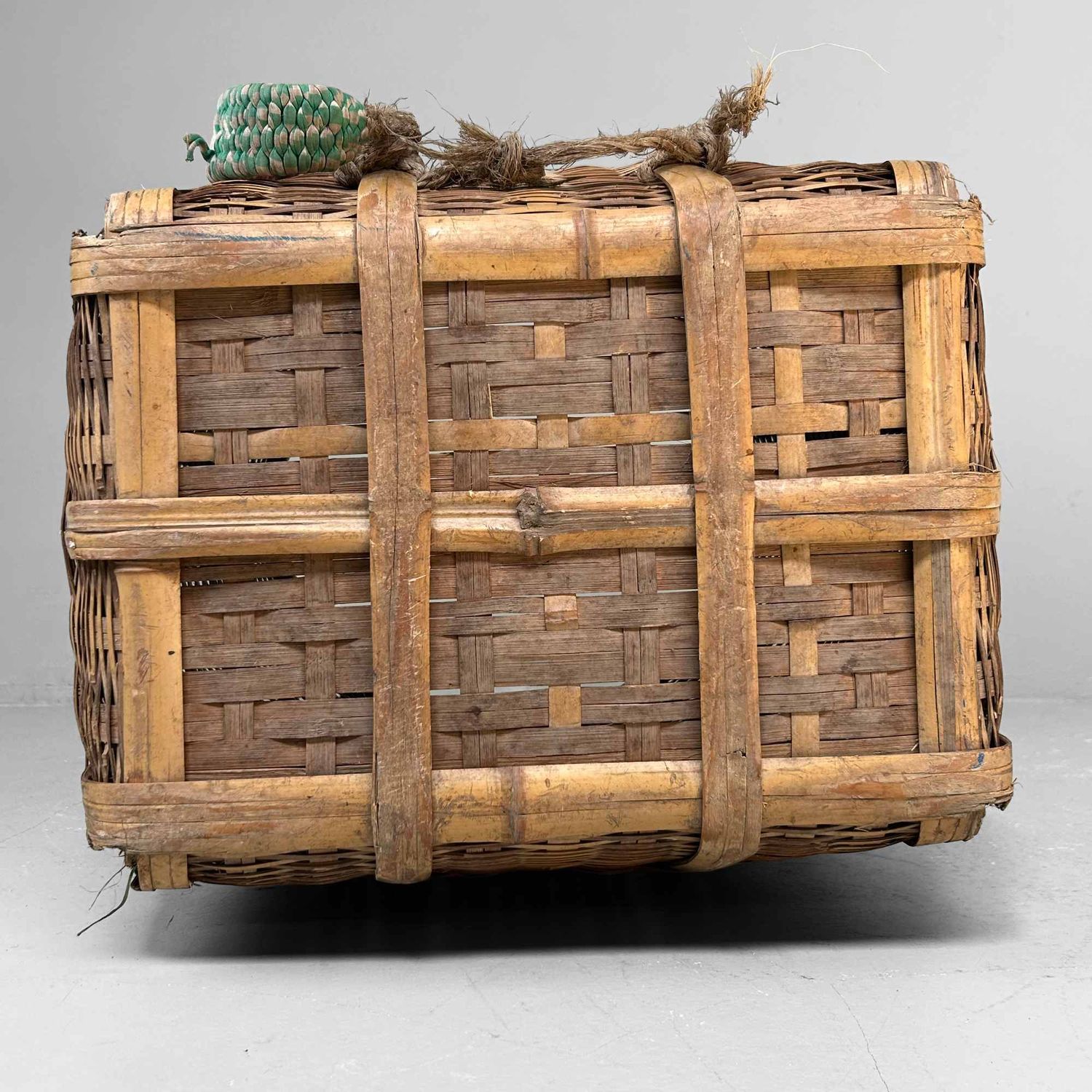 Grote Hand Gevlochten Bamboe Oogstmand, Shōwa-periode, Japan.