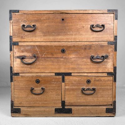 Small Japanese Tansu Chest of Drawers, Taishō Period.