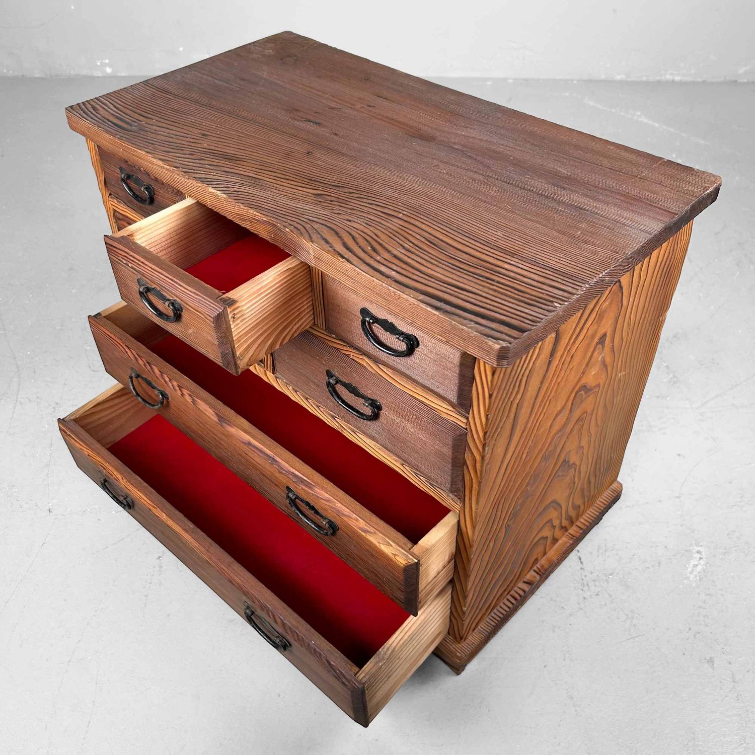 Yakusugi Kastje voor Juwelen met Geheime Lade, Japan, Shōwa-periode.