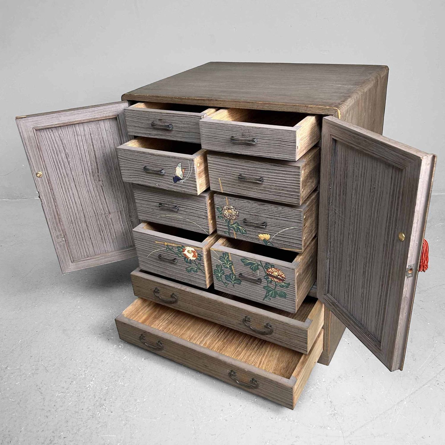 Vintage Tansu Opbergmeubel met Bloemendecor, Japan.