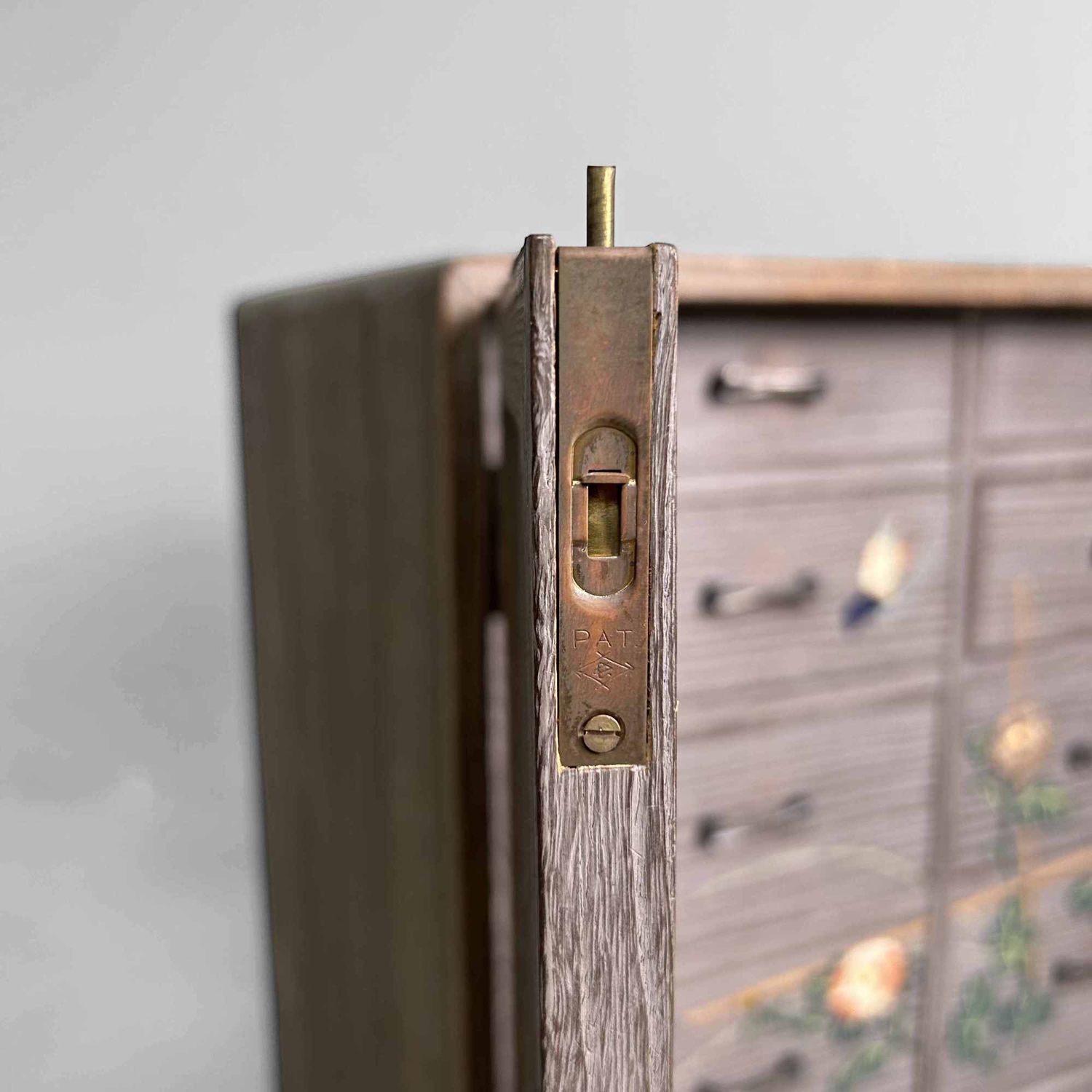 Vintage Tansu Opbergmeubel met Bloemendecor, Japan.