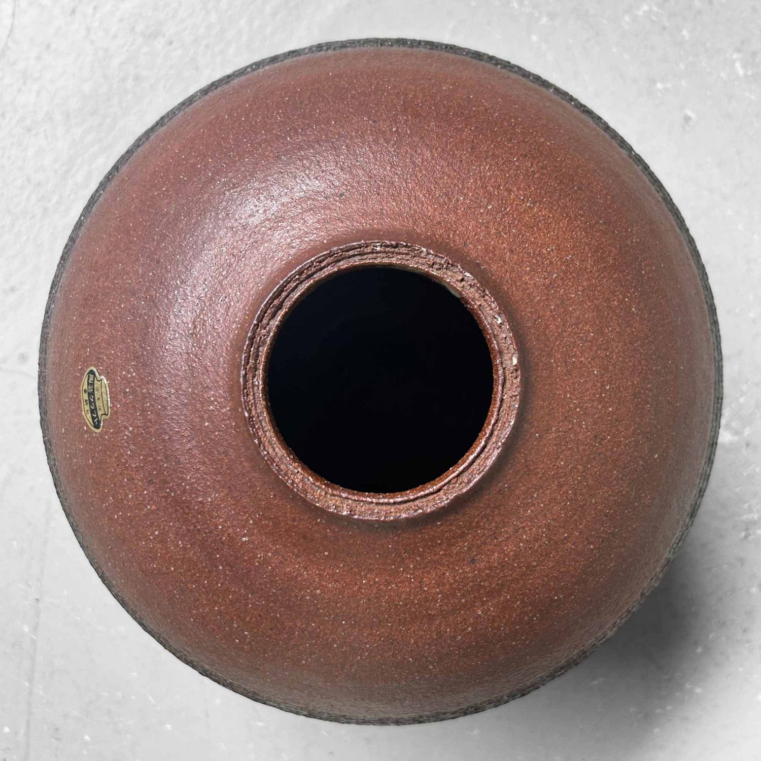 Mid Century Shigaraki Ikebana Bloemenvaas, Japan. Mid Century Shigaraki Ikebana Bloemenvaas, Japan.