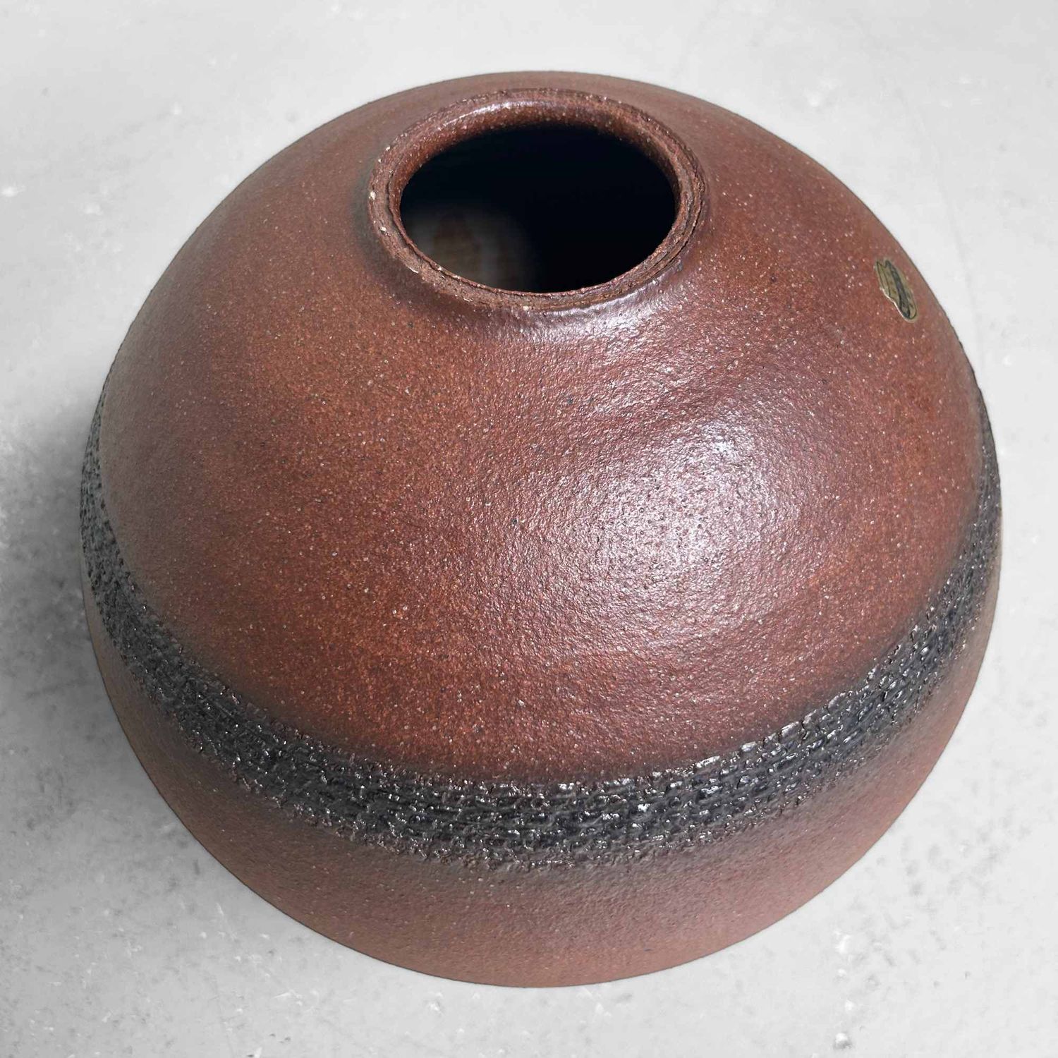 Mid Century Shigaraki Ikebana Bloemenvaas, Japan. Mid Century Shigaraki Ikebana Bloemenvaas, Japan.