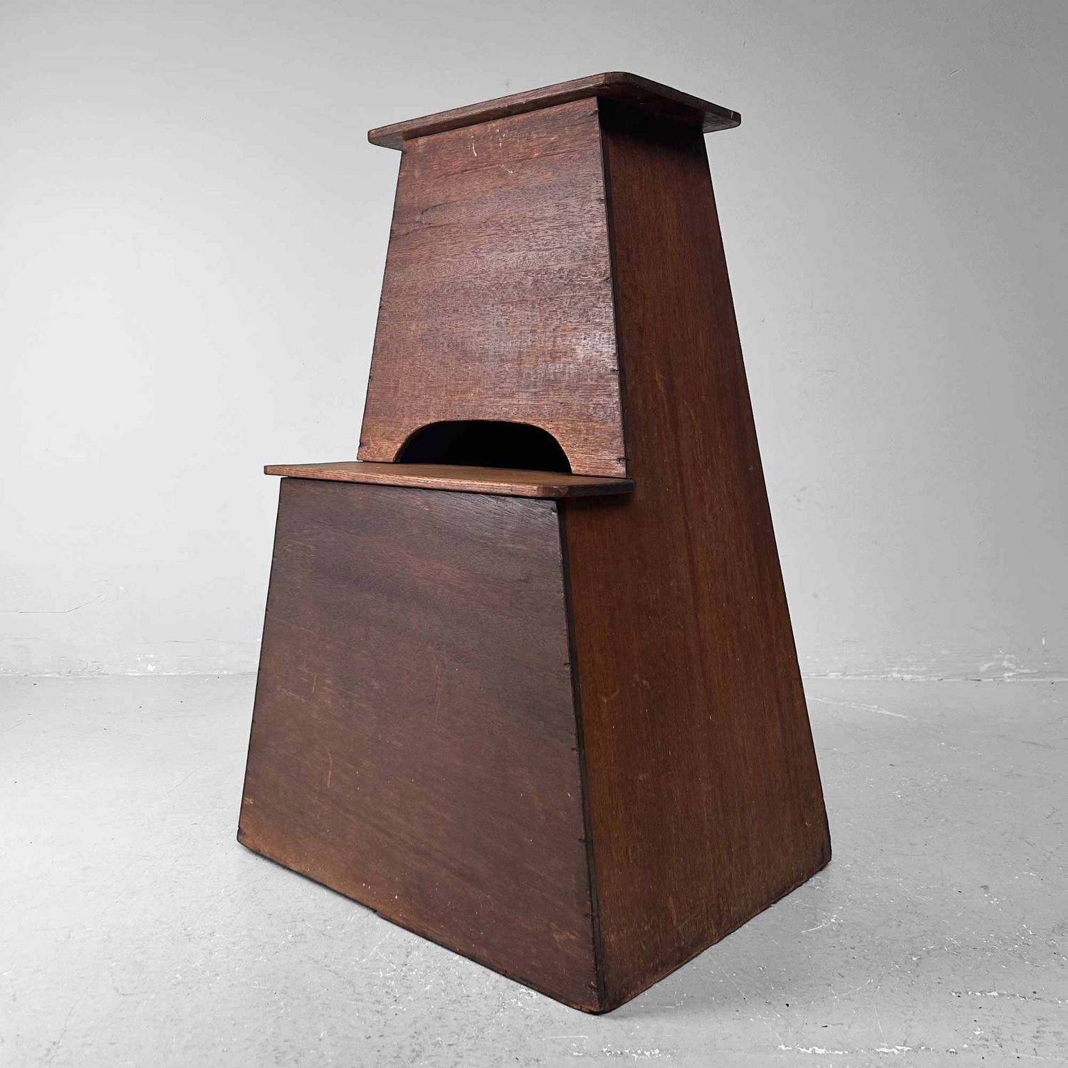 Minimalistische Fumidai, Houten Opstap, Taishō-periode, Japan.