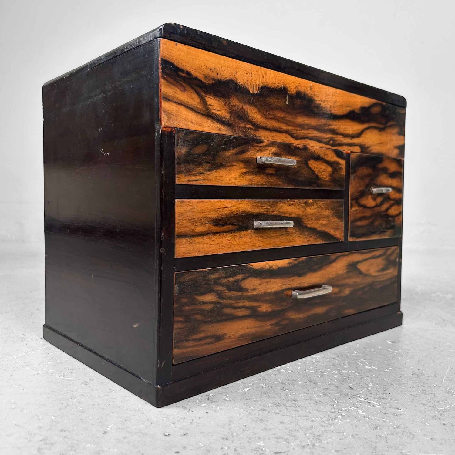 Japanese Antique Sewing Box, Haribako, Taishō Period, Japan.