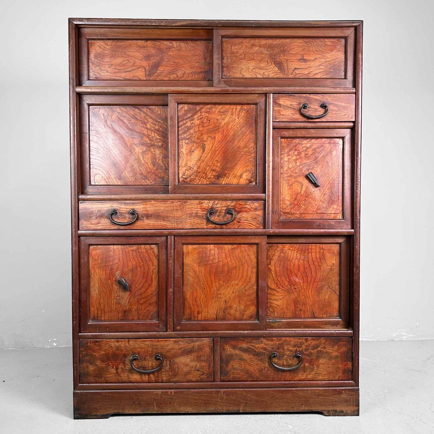 Antique Cha Tansu, Japanese Tea Cabinet, Taishō Period.
