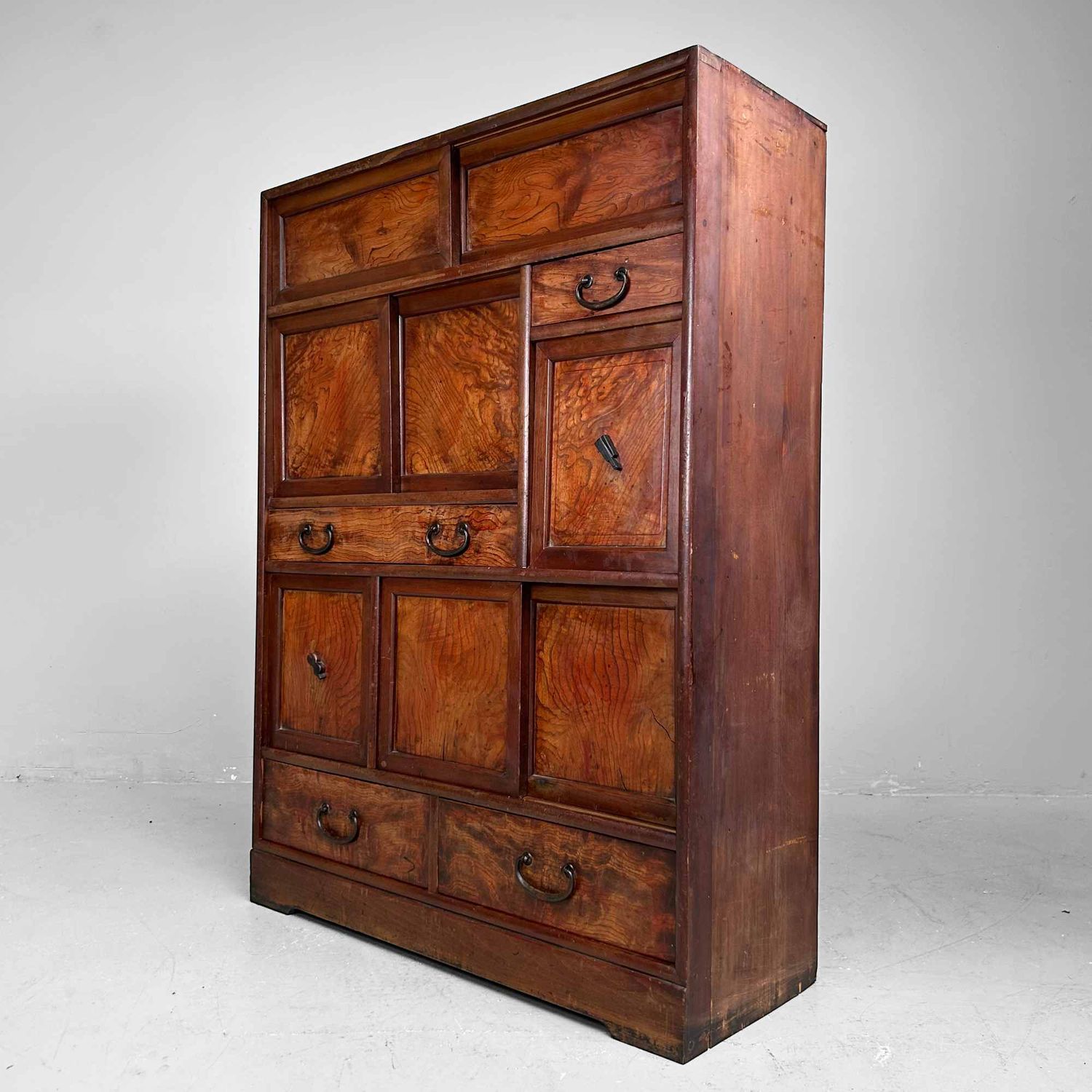 Antique Cha Tansu, Japanese Tea Cabinet, Taishō Period.