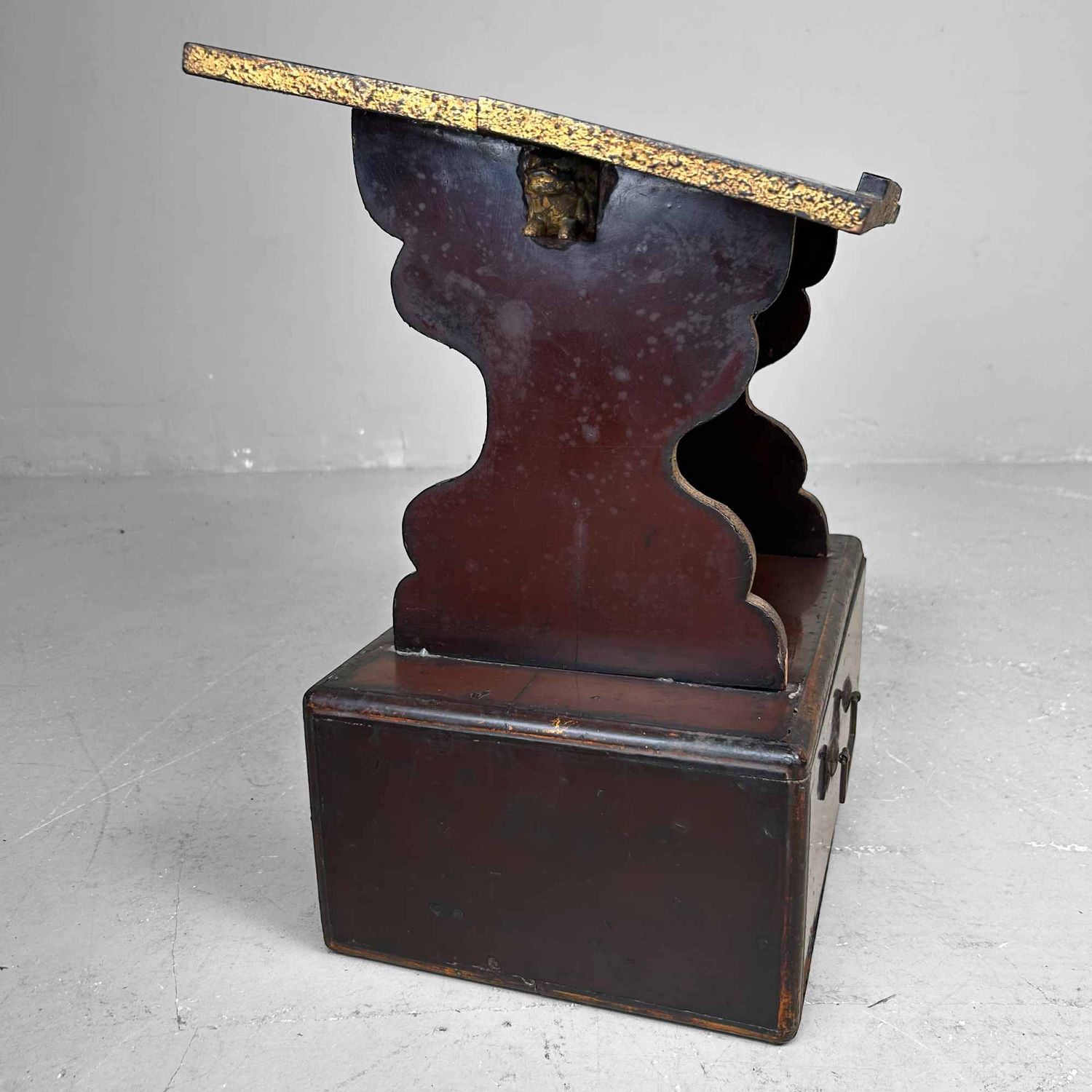 Japanese Shinto Handana (机経) Reading Stand, Edo Period. Japanese Shinto Handana (机経) Reading Stand, Edo Period.