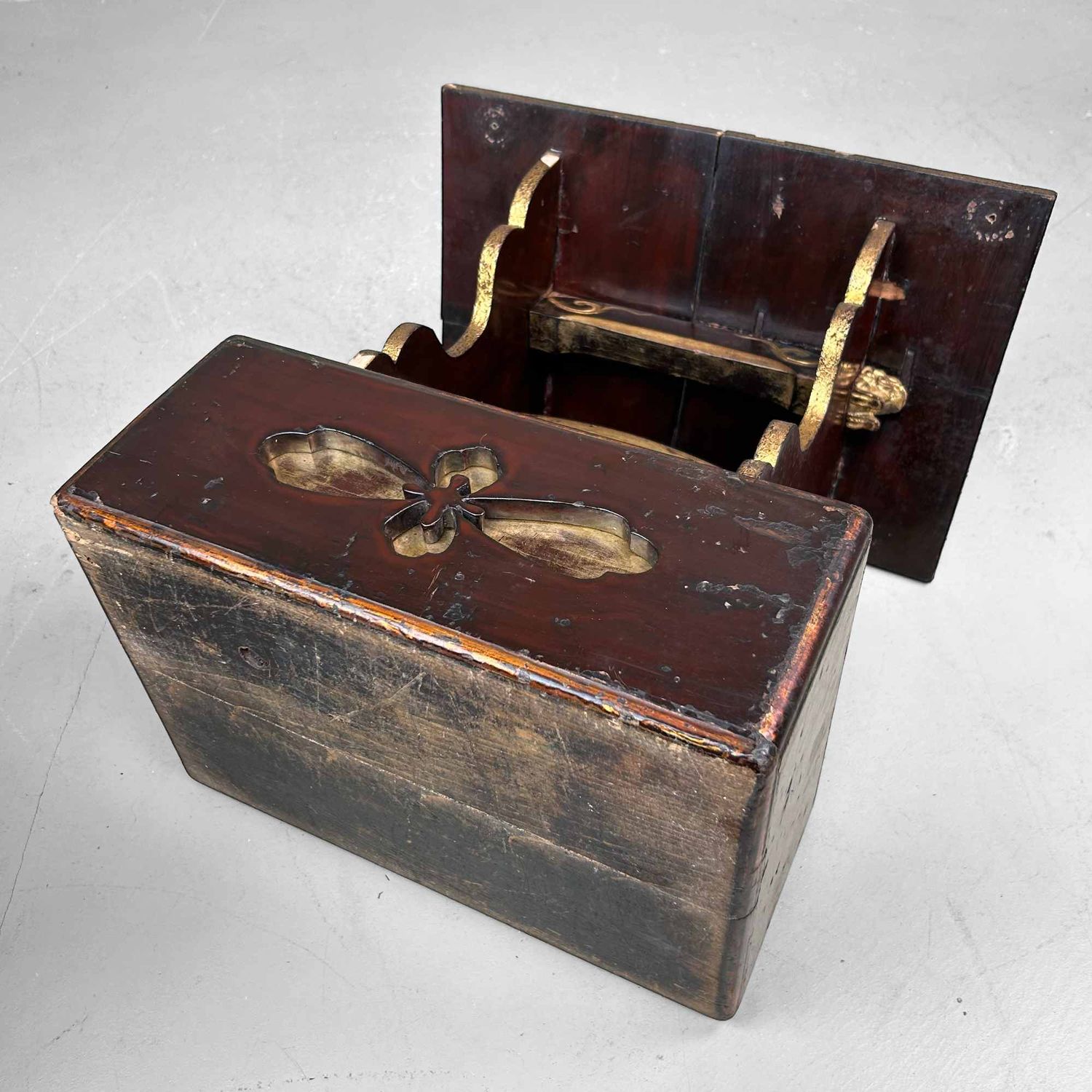 Japanese Shinto Handana (机経) Reading Stand, Edo Period. Japanese Shinto Handana (机経) Reading Stand, Edo Period.