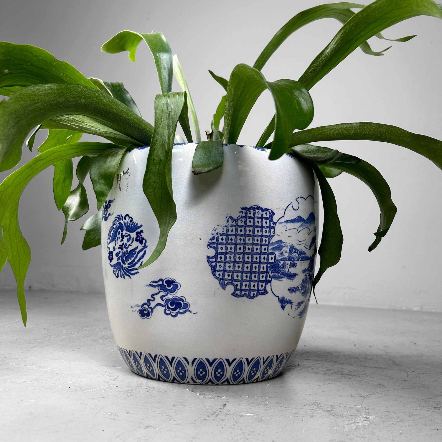 Porseleinen Hibachi, Japan, vroege Taishō-periode.